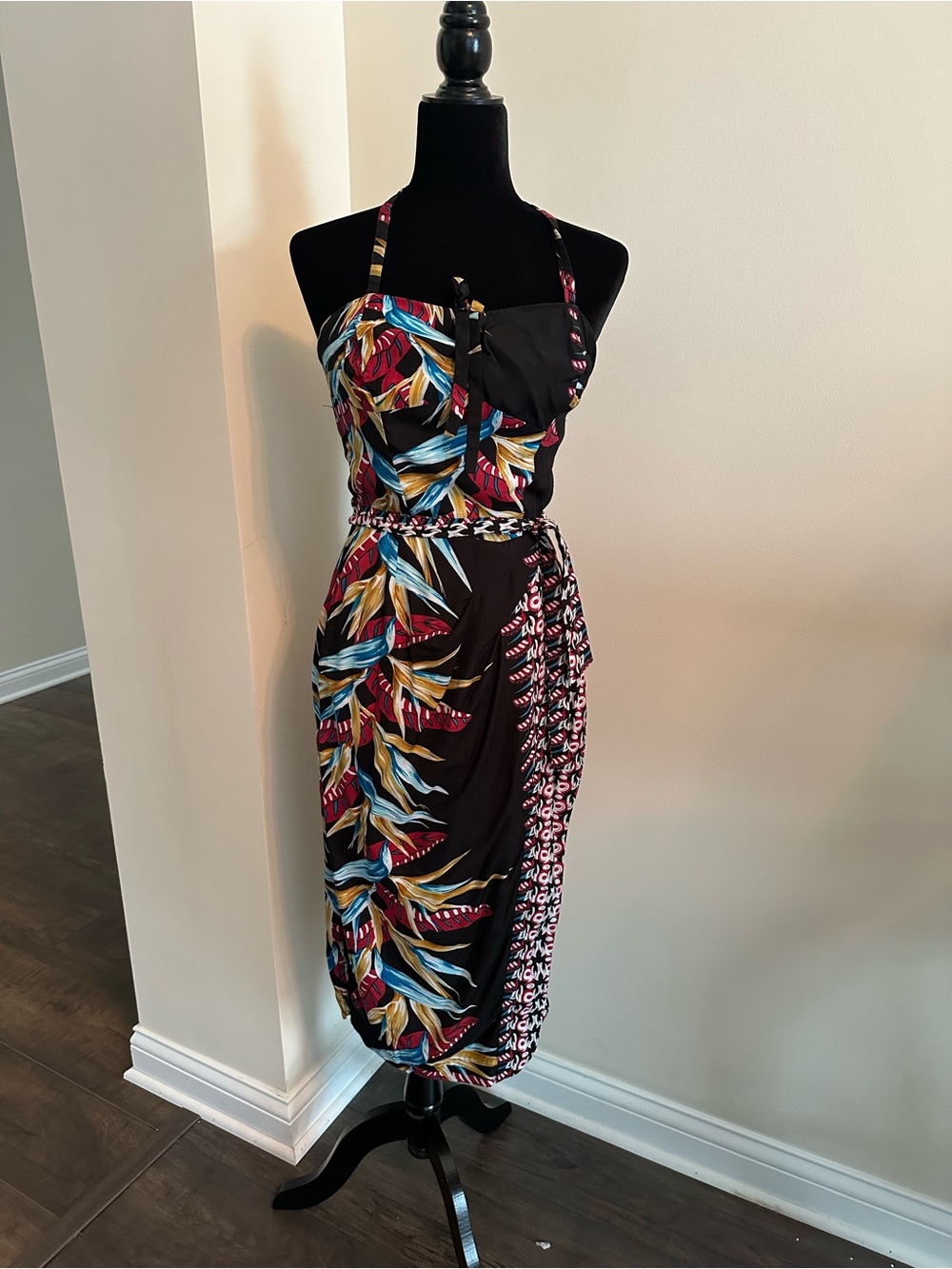 Unique Vintage sarong style tropical dress size small